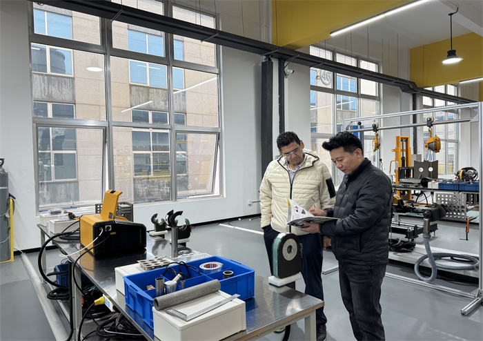 Клиент из Мексики проделал долгий путь, чтобы посетить это место.